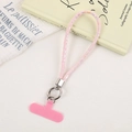 Detailansicht der rosa Glitzer-Handykette mit Metallring und Einlegeplättchen - Anhänger / Rosa