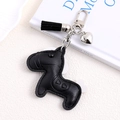 Dettaglio portachiavi cavallo in pelle nera con goffratura cuore e nappa argento - Ciondolo Pony Gaufré Cuore Nero (K5752)