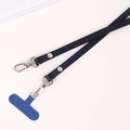 Detail eines dunkelblauen PU-Leder-Handyriemens mit Silberverschluss und T-Patch - Crossbody-Kette / Kreuzmuster Marineblau (K1762)