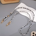 Vintage-Schultergurt mit Leopardenmuster, schwarzen Mustern und goldener Hardware - Weiß (K5795)
