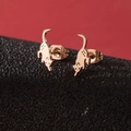 Pendientes de gato corriendo en acero inoxidable oro rosa para mujer modernos - Diseño de Silueta de Gato en Picado (793 Oro Rosa)