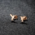 Boucles d'oreilles colibri minimalistes en or rose avec fermoirs papillon - Forme de Colibri (384) / Or rose