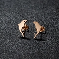 Boucles d'oreilles dauphin minimalistes en or rose avec surface polie miroir élégante - Forme de Dauphin (389) / Or rose