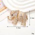 Detailweergave van de olifant hanger met strass-steentjes en maten 5,5 cm x 3,5 cm - D2090 Olifant (Wit)