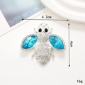 Detailed size chart for bee brooch showing dimensions of 4.2cm x 4cm and 16g weight - Blue Navette Bee