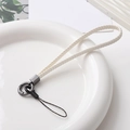 Lanière de poignet en cuir tressé minimaliste pour téléphone avec anneau en métal crème - Style Court (K6164) / Blanc