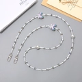 Catena di perle acriliche con ciondoli a farfalla olografici e chiusure a moschettone - Catena a tracolla / Bianco (K3382)