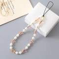 Colgante para móvil con perlas blancas y cristales rosa sobre un joyero elegante - Cadena de Teléfono de Perlas y Cristales (K3526) / Rosa