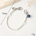 Detailansicht der 12 cm Perlenkette mit silbernem Karabiner und Herzanhänger - Stil mit 3 klaren Perlen (K3686)