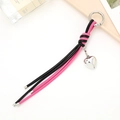 Porte-clés en cuir tressé rose et noir avec breloque cœur et anneau argenté - Porte-clés Tressé Nœud Diamant (K3915) / Noir + Rose Bonbon