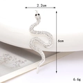 Zilveren slangen hanger met witte steentjes en zwarte ogen, sieraad accessoire 6cm x 2.2cm - Strass Tong Uit Zilveren Slang (D2924)