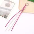 Porte-clés tressé en cuir rose et beige avec un anneau à ressort en métal argenté - Attache Tressée Nœud Diamant (K3938) / Blanc + Rose Rouge
