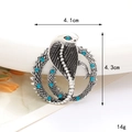 Gedetailleerd beeld van cobra broche met vintage zilveren schubben en blauwe kristal - Blauwe Strass Cobra Zilver (D2930)
