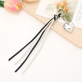 Porte-clés en cuir tressé noir et blanc avec pendentif cœur en argent poli - Attache Tressée Cœur (K3928) / Noir + Blanc
