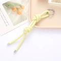 Porte-clés en cuir tressé jaune clair avec anneau argenté et design de nœud minimaliste - Attache PU Double Nœud (K4146) / Light jaune