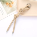 Porte-clés minimaliste en cuir tressé beige avec coutures blanches et anneau en métal argenté - Attache PU Double Nœud (K4152) / Kaki