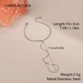 Dettagli del bracciale con anello in acciaio inossidabile con finitura argento su beige - Imbracatura Minimalista Unisex Argento (NMSR-M159-4)