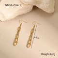 Vue détaillée des boucles d'oreilles bicolores à pompons dorés et argentés, 6.0cm - Or 18 carats / Style Tressé Double Chaîne Industrielle (NMSE-J554-1)