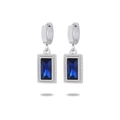 Gros plan de boucles d'oreilles huggie en acier argenté avec pendentif en pierre bleue - Style Argent Zirconia Bleu Foncé(NMSE-D114-7)