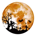 Dettaglio adesivo Halloween con luna arancione, pipistrelli e sagoma del cimitero - 30*30cm / Giallo