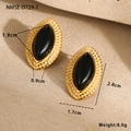 Makroansicht der Marquise-Ohrringe mit schwarzem Onyx in Gold-Titan mit Maßangaben - Marquise Schwarz (NMSE-D729-1)