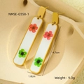 Detail of rectangular drop earrings with real dried flowers and 4.7cm gold plating - Rectangular Red Green Dried Flower Earrings (NMSE-G558-1)