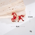 Gros plan d'un pendentif cheval émaillé rouge de 4x3,5cm avec strass et dorure fine - Cheval au Galop Style C (Rouge)