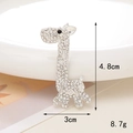 Detailed view of silver rhinestone giraffe brooch with specific dimensions 4.8cm and 3cm - Alloy / Silver Giraffe (D1445)