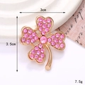 Broche de trébol de cuatro hojas con pedrería rosa en acabado dorado para accesorios - Estilo Trébol de Cuatro Hojas Rosa con Base Dorada (D2305)