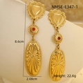 Detailed view of bohemian gold heart earrings with size 8.6cm and weight 22.6g - 18K Gold / Gold with Red Beads