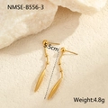 Detailweergave van de 5,5 cm gouden druppeloorbellen met afmetingen en gewichtsparameters - Gouden Conische Stijl (NMSE-B556-3) / 18K goud