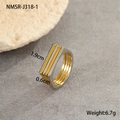Macro shot of two-tone gear design ring with 1.9cm top length and 6.7g weight - Size 7 / Line Design (NMSR-J318-1)