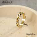 Detail view of bicolor gear-shaped steel ring showing 0.4cm width and 3.3g weight specs - Size 7 / Gear Design (NMSR-J318-2)