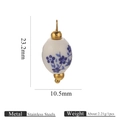 Ciondolo in ceramica a fiori blu con gancio in acciaio inossidabile dorato e perline - Floreale Blu Barile 10.5mm