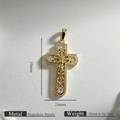 Pendentif croix en acier inoxydable plaqué or 18 carats avec cristaux et gravure - Style de Croix Jésus en Relief (4)