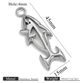 Silberfarbener Hai-Anhänger aus Edelstahl, 45x15mm für die DIY-Schmuckherstellung - Gegossener Hohler Fisch (Stahl)