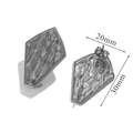 Orecchini a perno a rombo argento testurizzati in forma geometrica 20mm x 30mm - Stile Forma Scudo / Color Acciaio