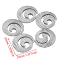 Cinq pièces de pendentifs ronds en acier inoxydable avec texture radiale 33x35mm - Couleur Acier - Spirale