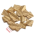 Gouden vierkante 16mm roestvrijstalen bedel met golfstructuur voor DIY oorbellen - Goud - Vierkant