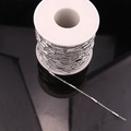 Cadena de eslabones de tubo de bambú en acero inoxidable plateado en carrete blanco - Plateado