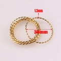 Makro-Detail von 30mm goldenen Edelstahlringen mit Spiralmuster für DIY-Schmuckzubehör - Verdreht / 30mm / Gold