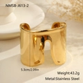 Brazalete ancho ondulado de acero inoxidable dorado con detalles de medidas - Estilo Dorado Ondulado (NMSB-J613-2 Dorado) / Chapado en oro 18K