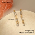 Macro detail van tweekleurige goud en zilveren ketting oorbellen van gepolijst roestvrij staal - Tweekleurige Patchwork Ketting Oorbellen (NMSE-K625-3) / 18K goud