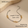 Detail van tweekleurige roestvrijstalen kettingarmband met verstelbare sluiting - Gouden Ovalen Ring Patchwork Armband (NMSB-K626-2) / 18K goud