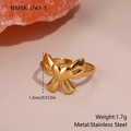 Macro detail of golden stainless steel bow and heart ring with size and weight metrics - Bowknot Heart Center Gold Style (NMSR-J743-1)