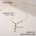Detalle del collar en Y de acero inoxidable dorado con circonitas florales de colores - Chapado en oro 18K / Collar de Gemas de Flores de Colores (NMSN-L135-1)
