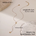 Detalle del collar en forma de Y de acero inoxidable dorado con dijes de estrellas y perlas - Hexagrama Blanco (NMSN-K759-1)