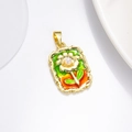 Vue macro détaillée d'un pendentif floral vintage en émail avec perle d'imitation - Pendentif Fleur Blanche Dégradé Vert Orange (ZYN-DMK968G-2)