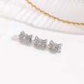 Drei silberne Schleifenanhänger mit Zirkonia-Besatz für DIY-Schmuckherstellung im Detail - Stil 6 (Schleife mit Pavé-Zirkonia) / Weiß