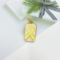 Pendentif tarot octogonal doré avec ruban en émail jaune pour la création de bijoux DIY - Style Ruban Jaune (ZYN-DMK1162G-1)